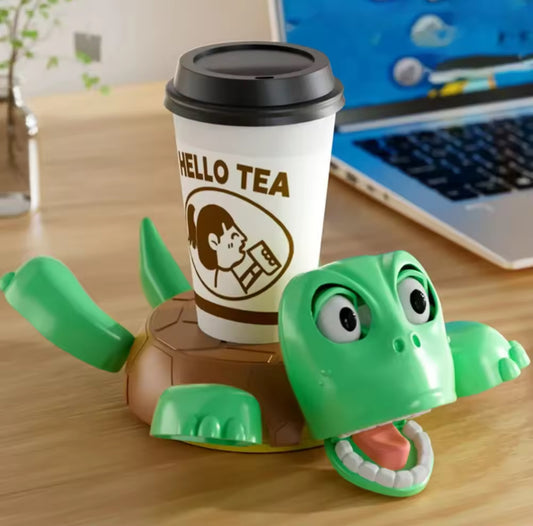 🐢 Schildi™ – Die legendäre Panik-Schildkröte, die ALLES trägt (fast 😅)
